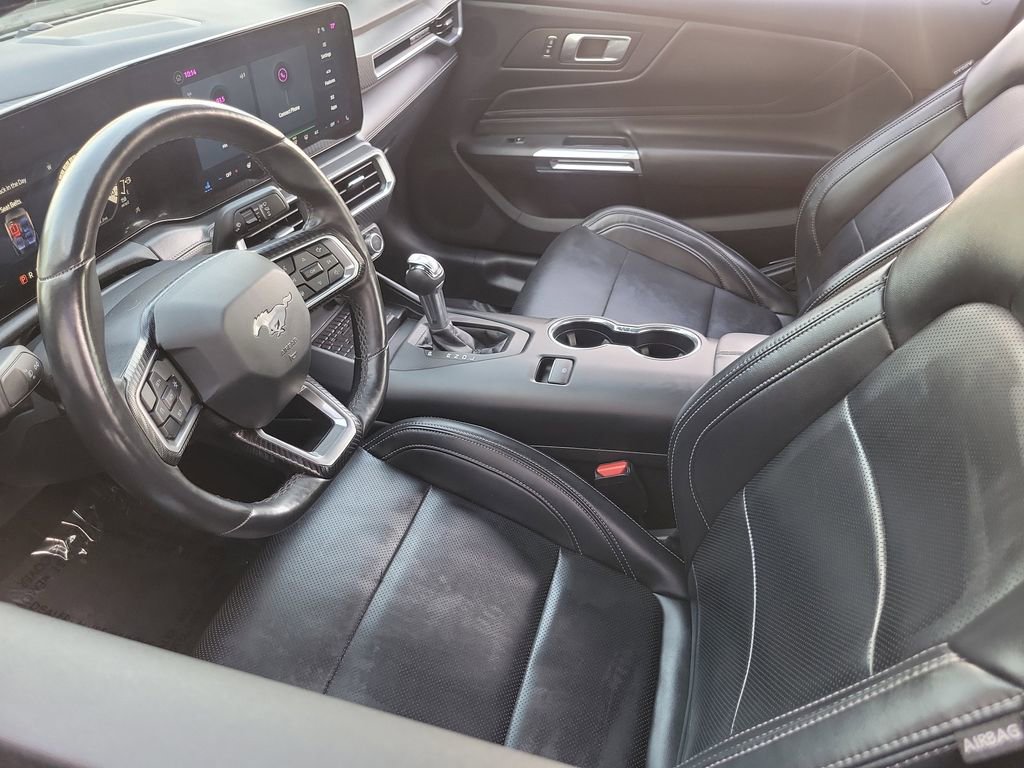 Used 2024 Ford Mustang Premium image 3