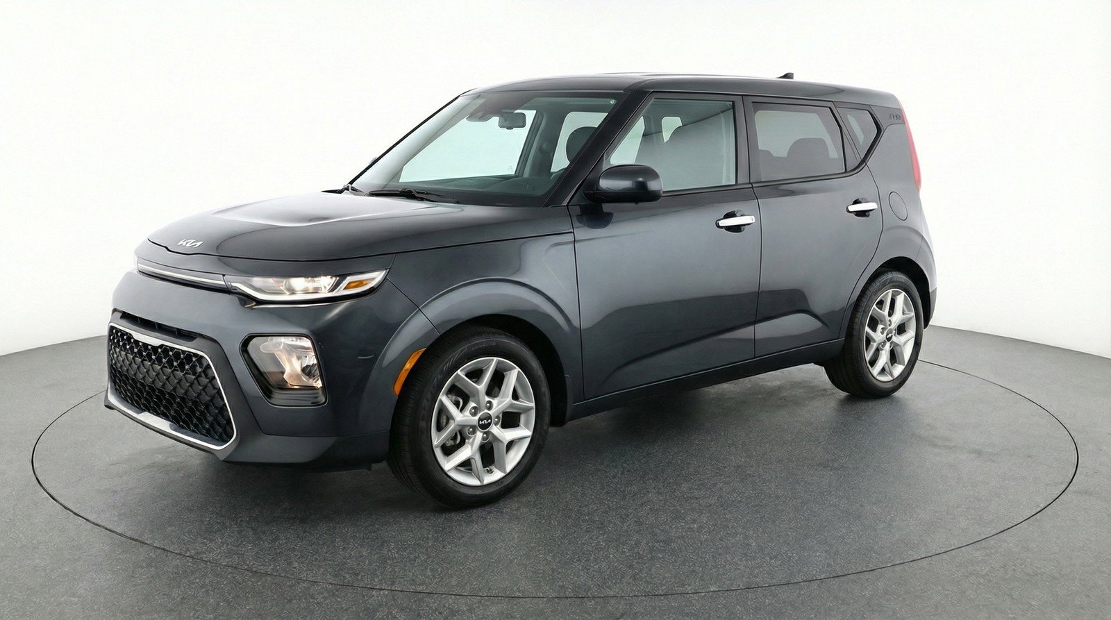 Used 2025 Kia Soul LX w/ LX Technology Package FWD image 3