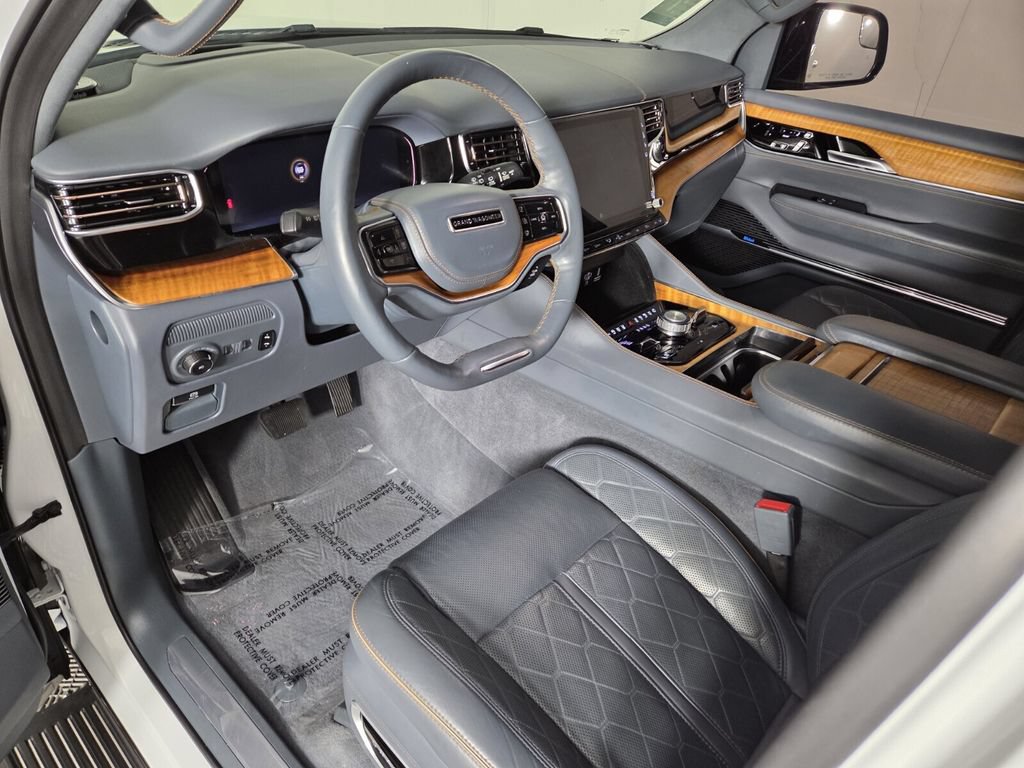 Used 2023 Jeep Grand Wagoneer Series III w/ Rear Seat Video Group 1 AWD/4WD image 12
