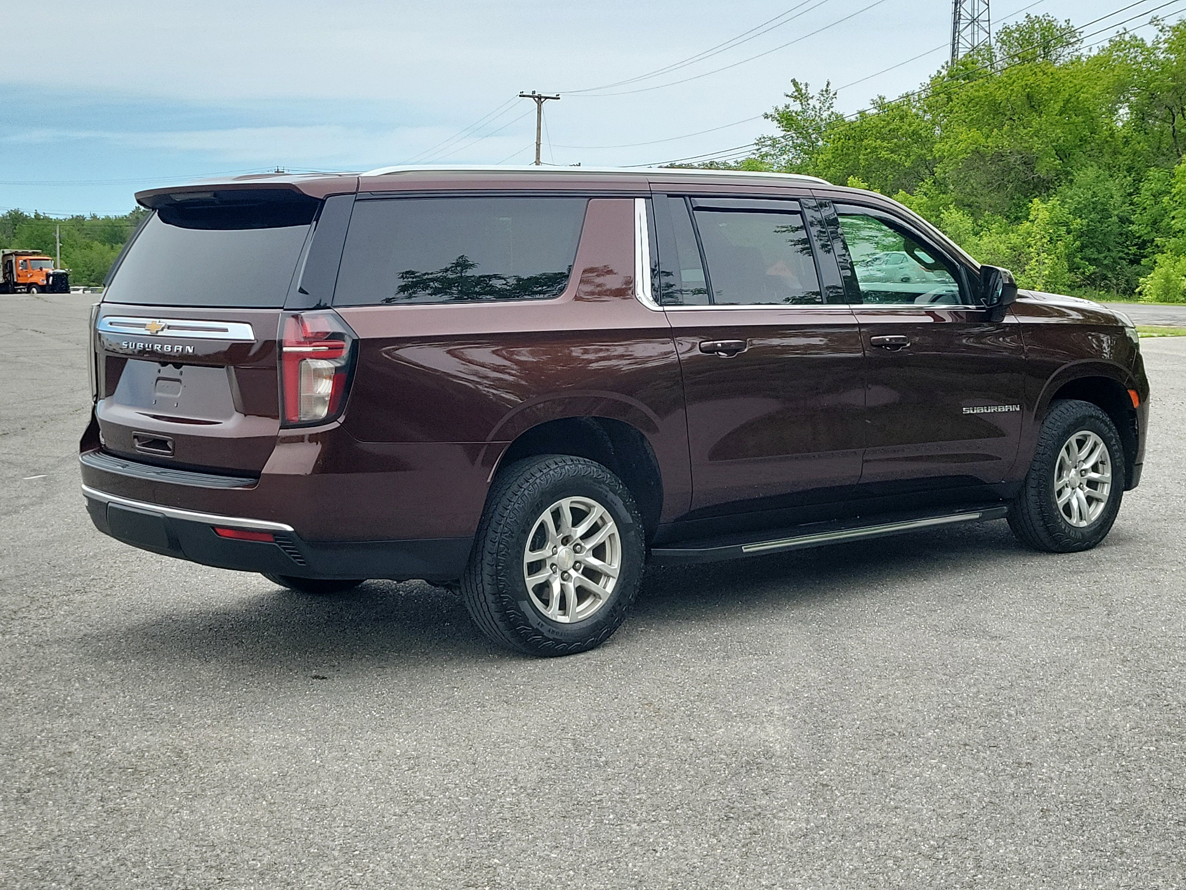Used 2022 Chevrolet Suburban LS AWD/4WD image 5