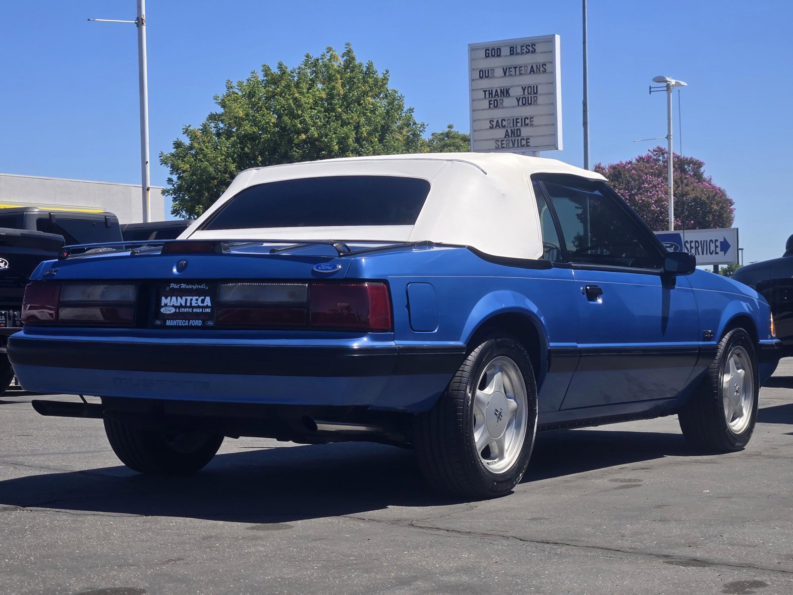Used 1989 Ford Mustang LX RWD image 3