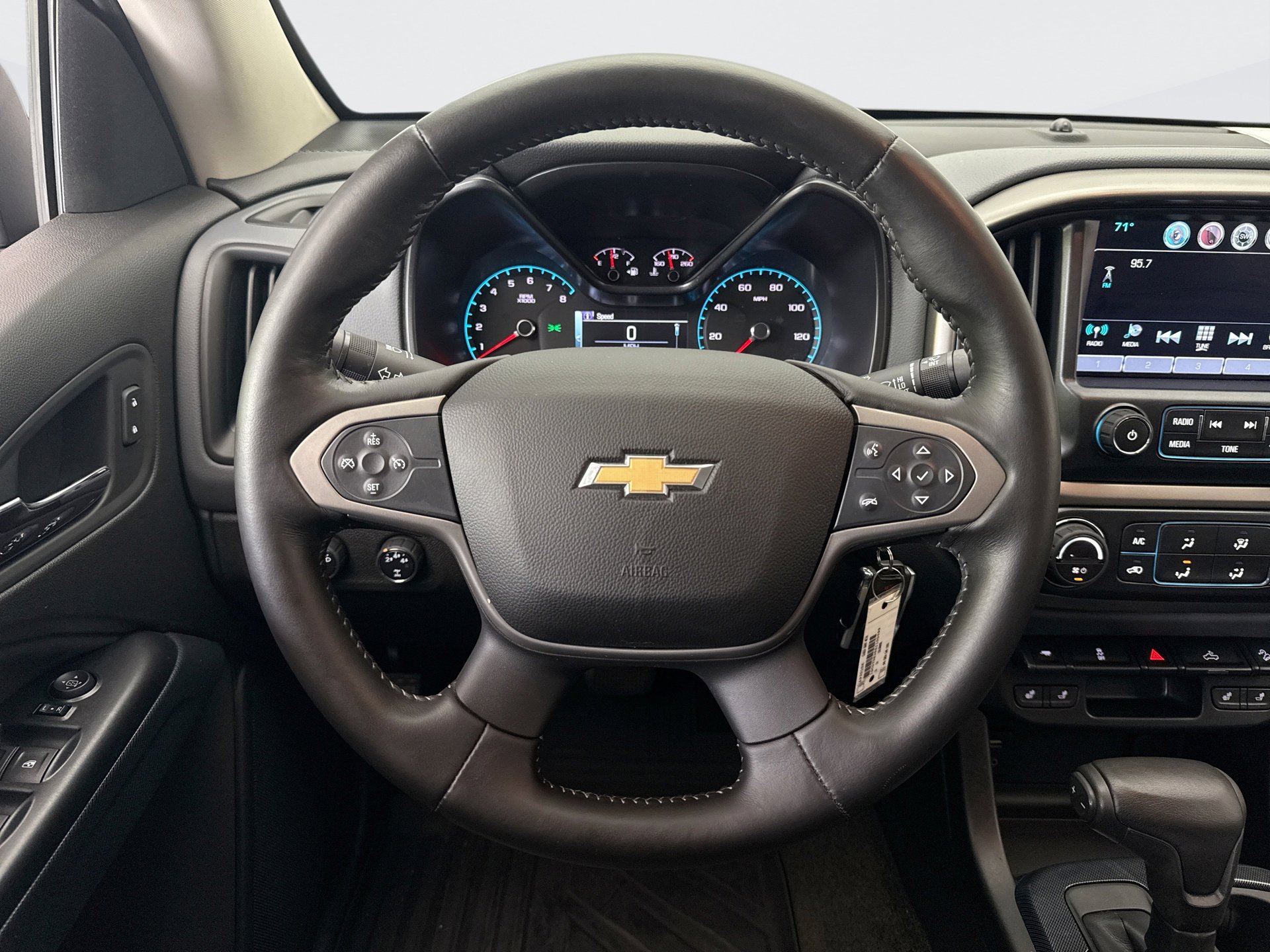 Used 2016 Chevrolet Colorado Z71 image 12