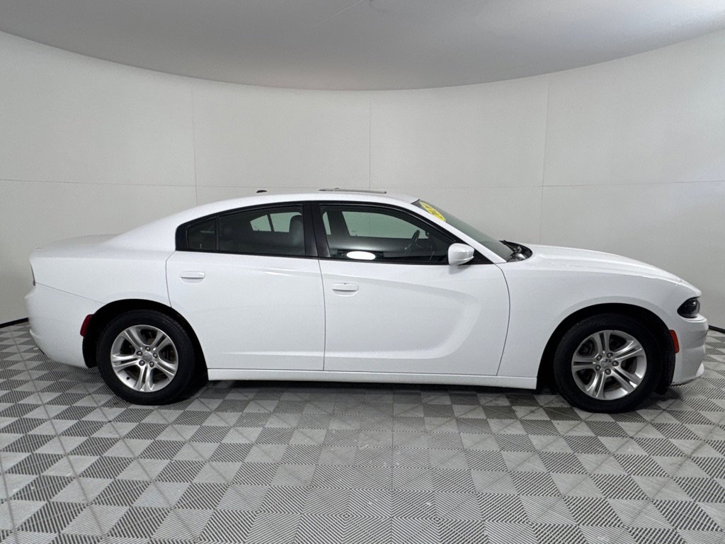 Used 2020 Dodge Charger SXT w/ Leather Interior Group image 4