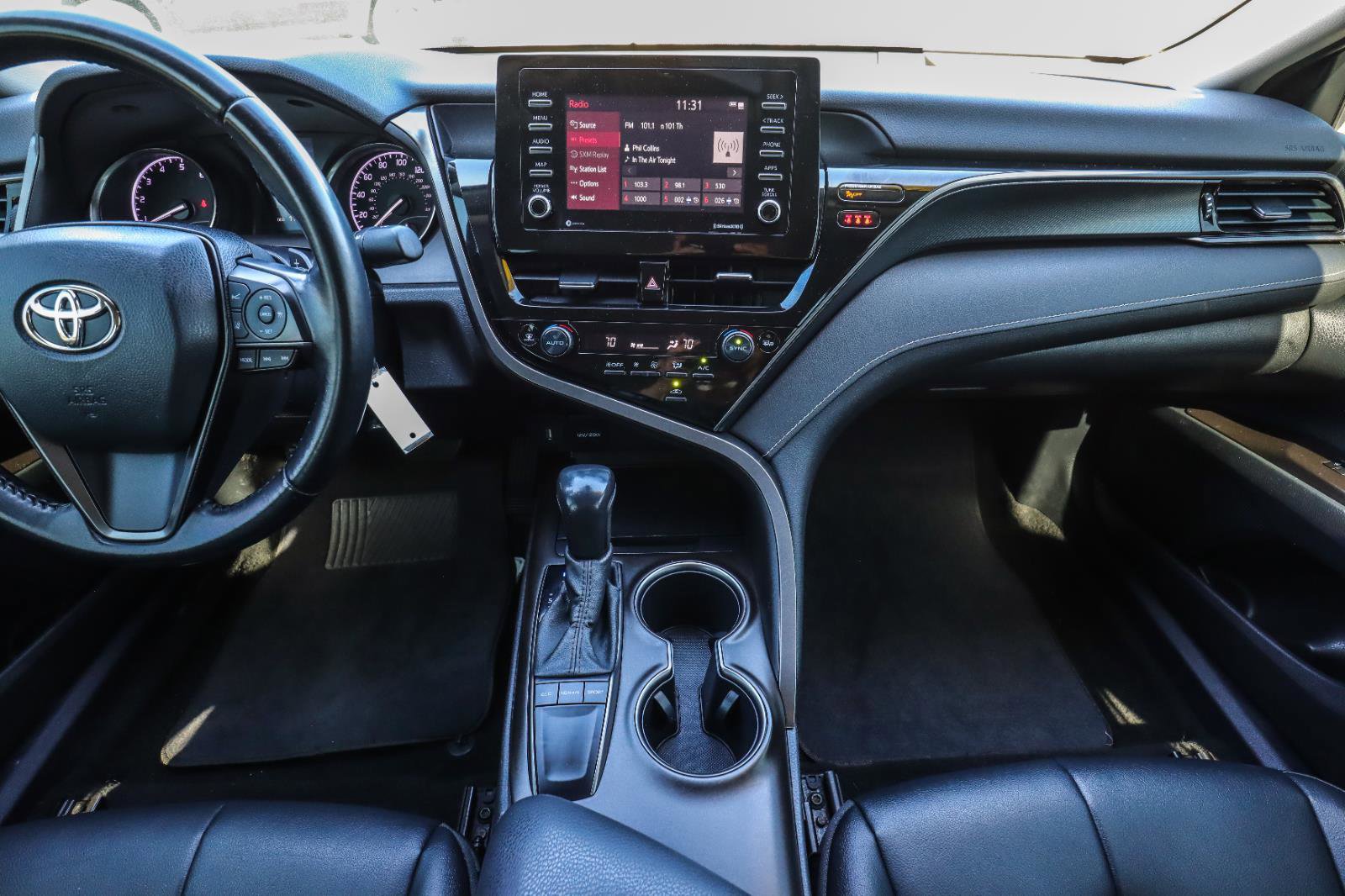 Used 2022 Toyota Camry SE FWD image 23