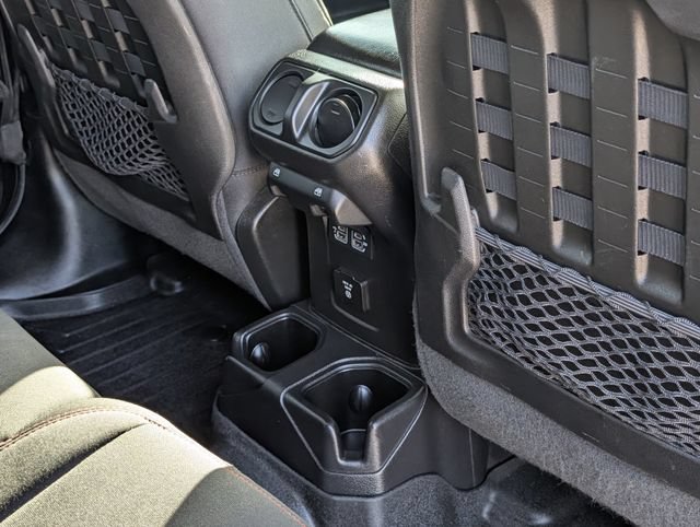 Used 2018 Jeep Wrangler Unlimited Rubicon w/ LED Lighting Group AWD/4WD image 32