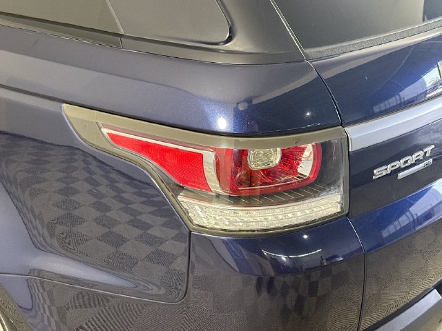 Used 2016 Land Rover Range Rover Sport SE AWD/4WD image 35