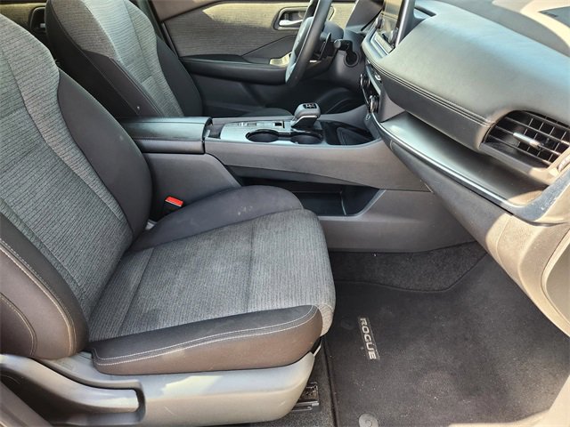 Used 2023 Nissan Rogue SV image 15