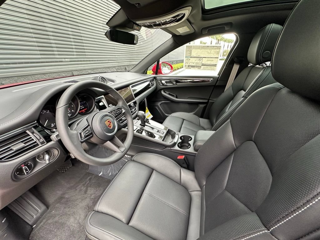 Certified 2026 Porsche Macan Turbo AWD/4WD image 4