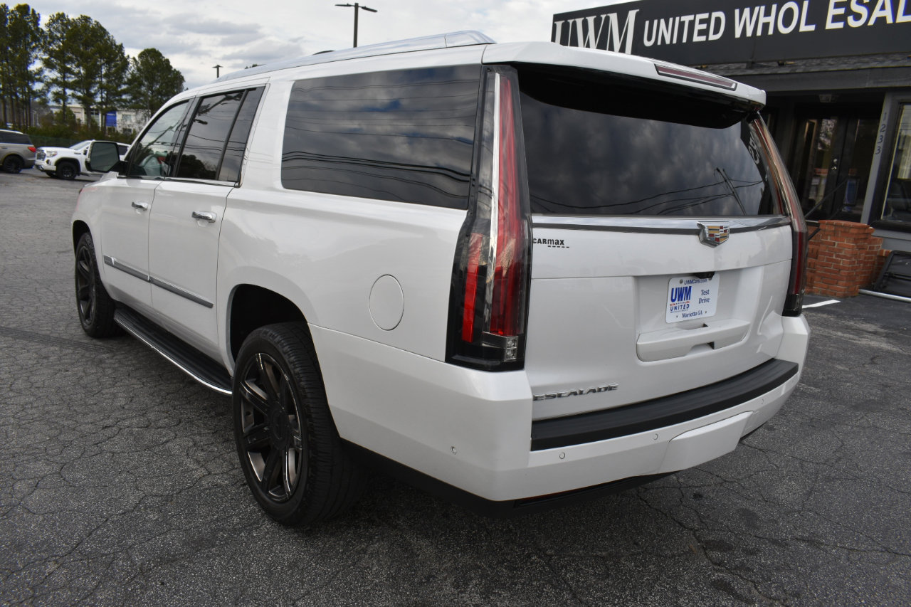 Used 2020 Cadillac Escalade ESV Premium Luxury image 8