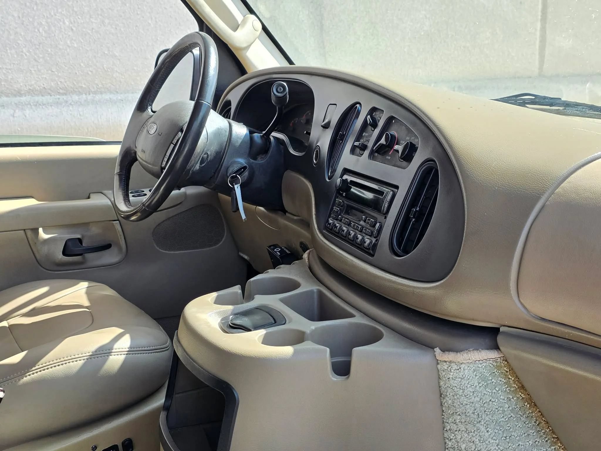 Used 2003 Ford E-150 and Econoline 150 RWD image 16
