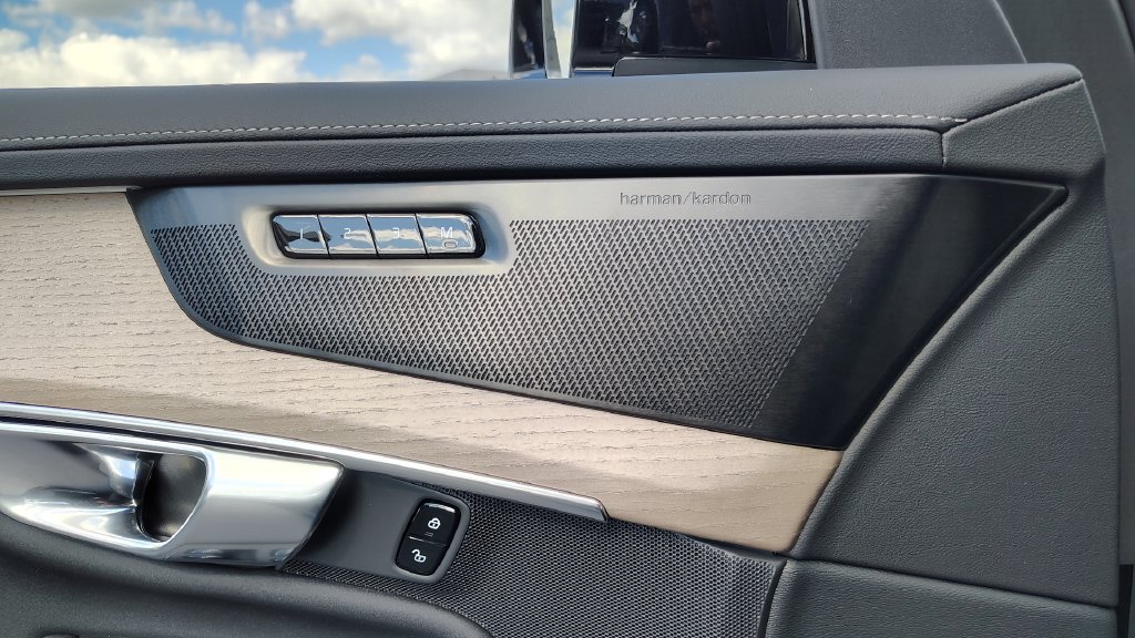 New 2026 Volvo XC90 B6 Plus AWD/4WD image 9