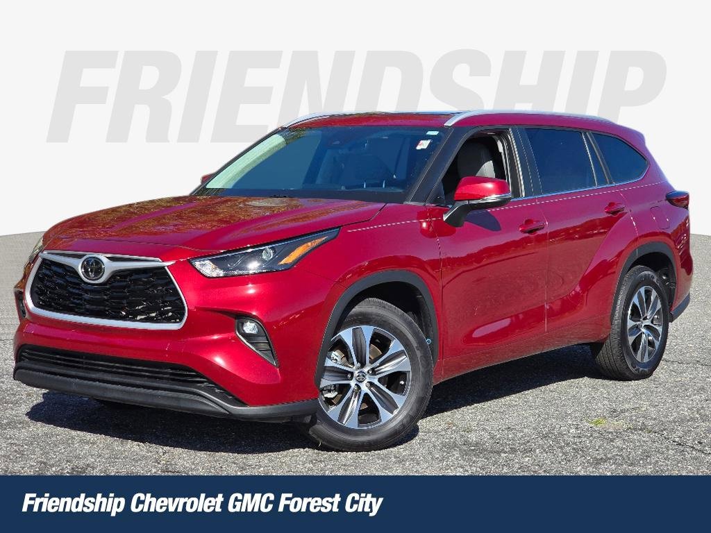 Used 2023 Toyota Highlander XLE
