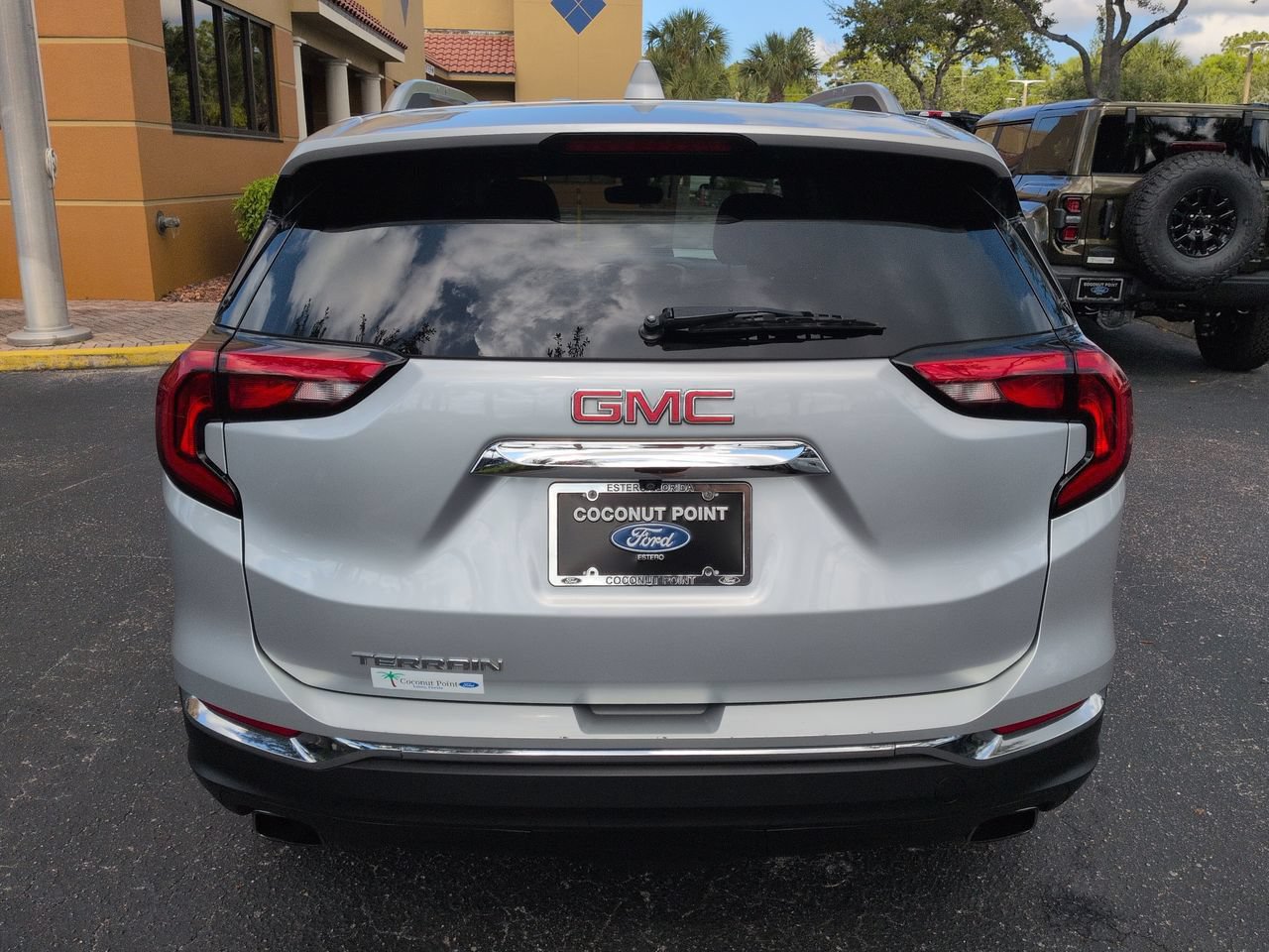 Used 2020 GMC Terrain SLT w/ Preferred Package FWD image 5
