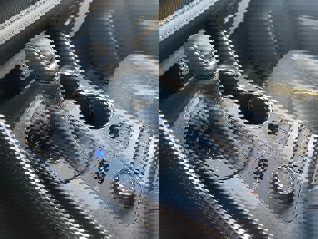 Certified 2022 Toyota Highlander Platinum image 25