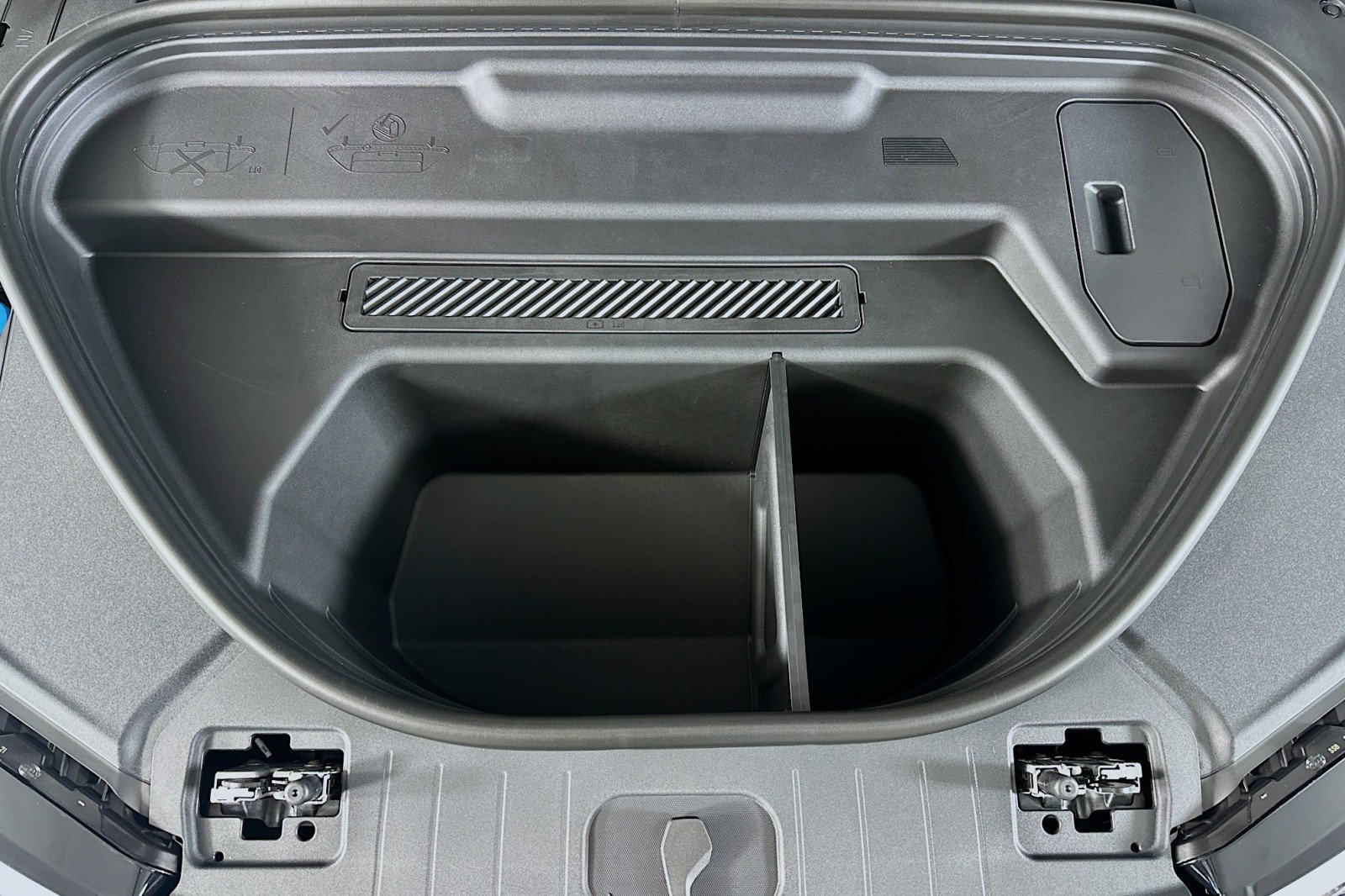 New 2027 Audi SQ6 e-tron Premium Plus AWD/4WD image 12
