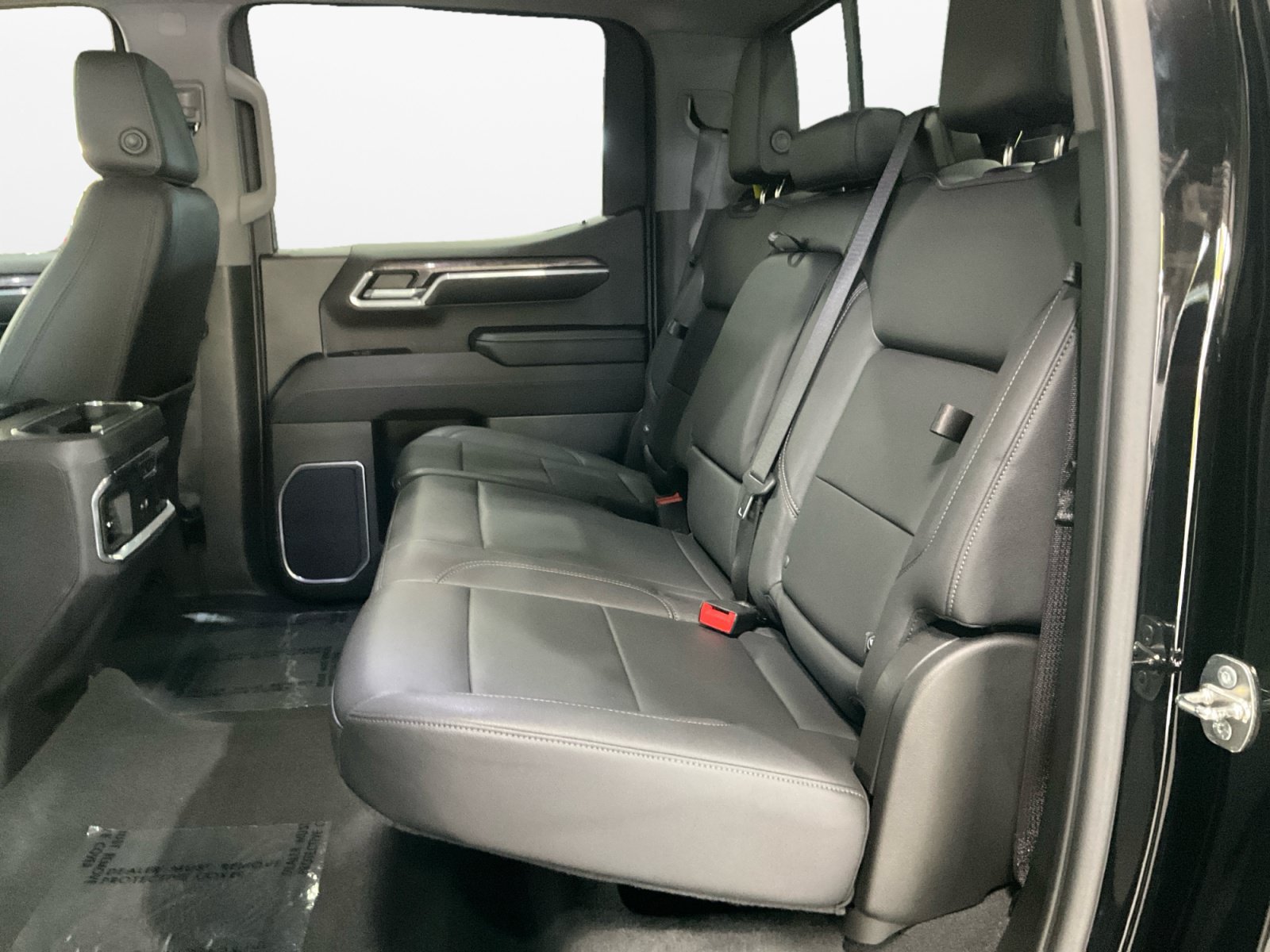 Used 2023 Chevrolet Silverado 1500 LTZ AWD/4WD image 15