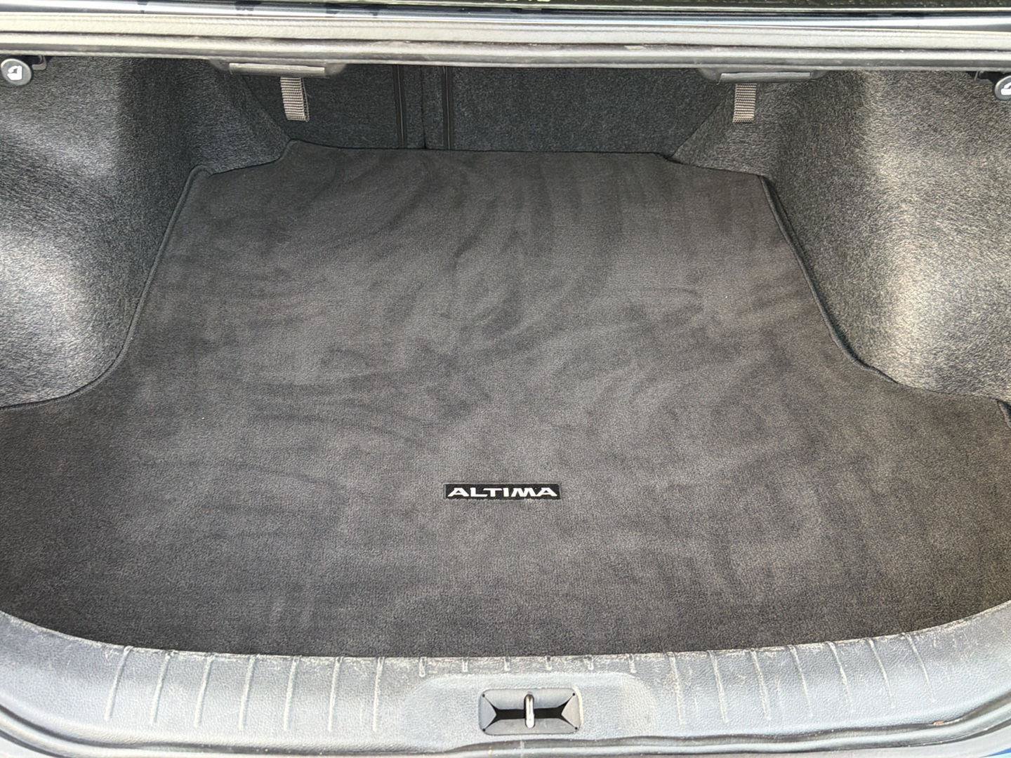 Used 2024 Nissan Altima 2.5 S FWD image 32
