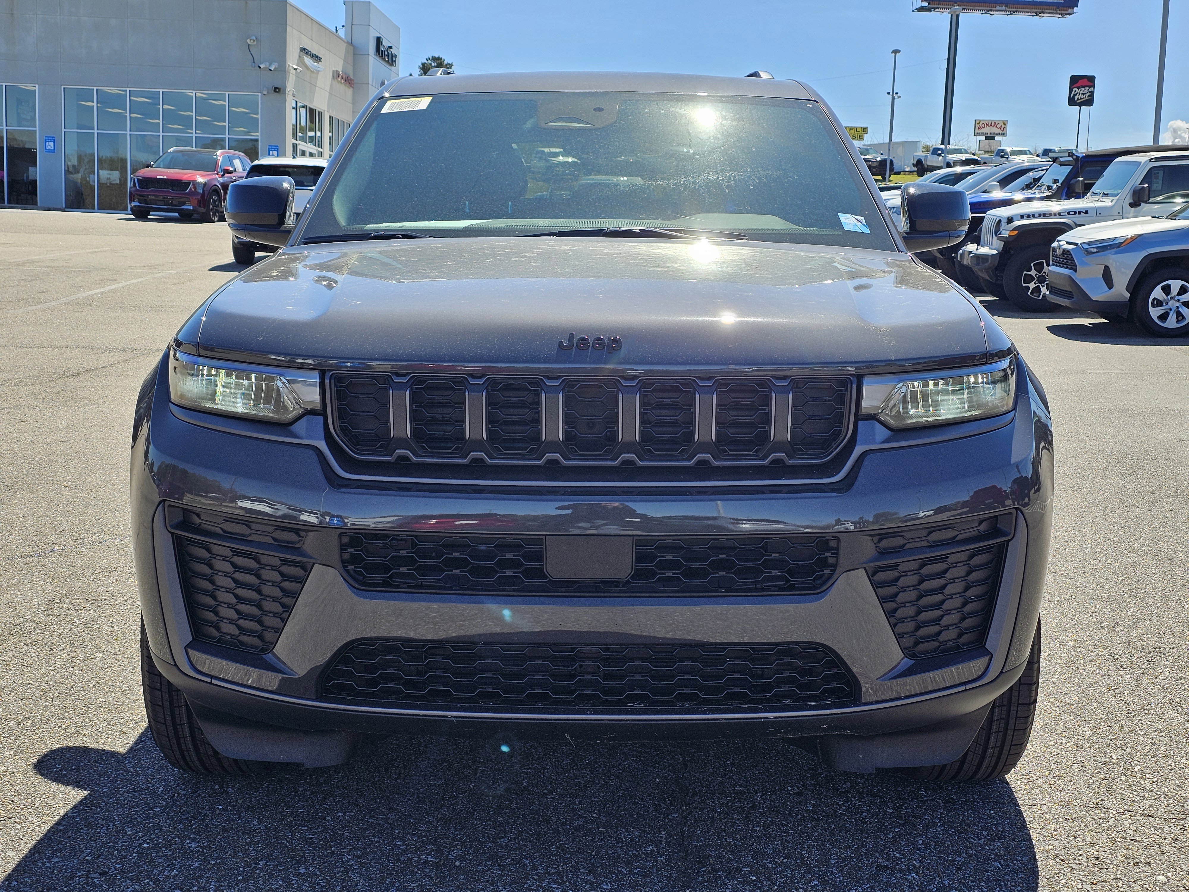 New 2026 Jeep Grand Cherokee Altitude video 2