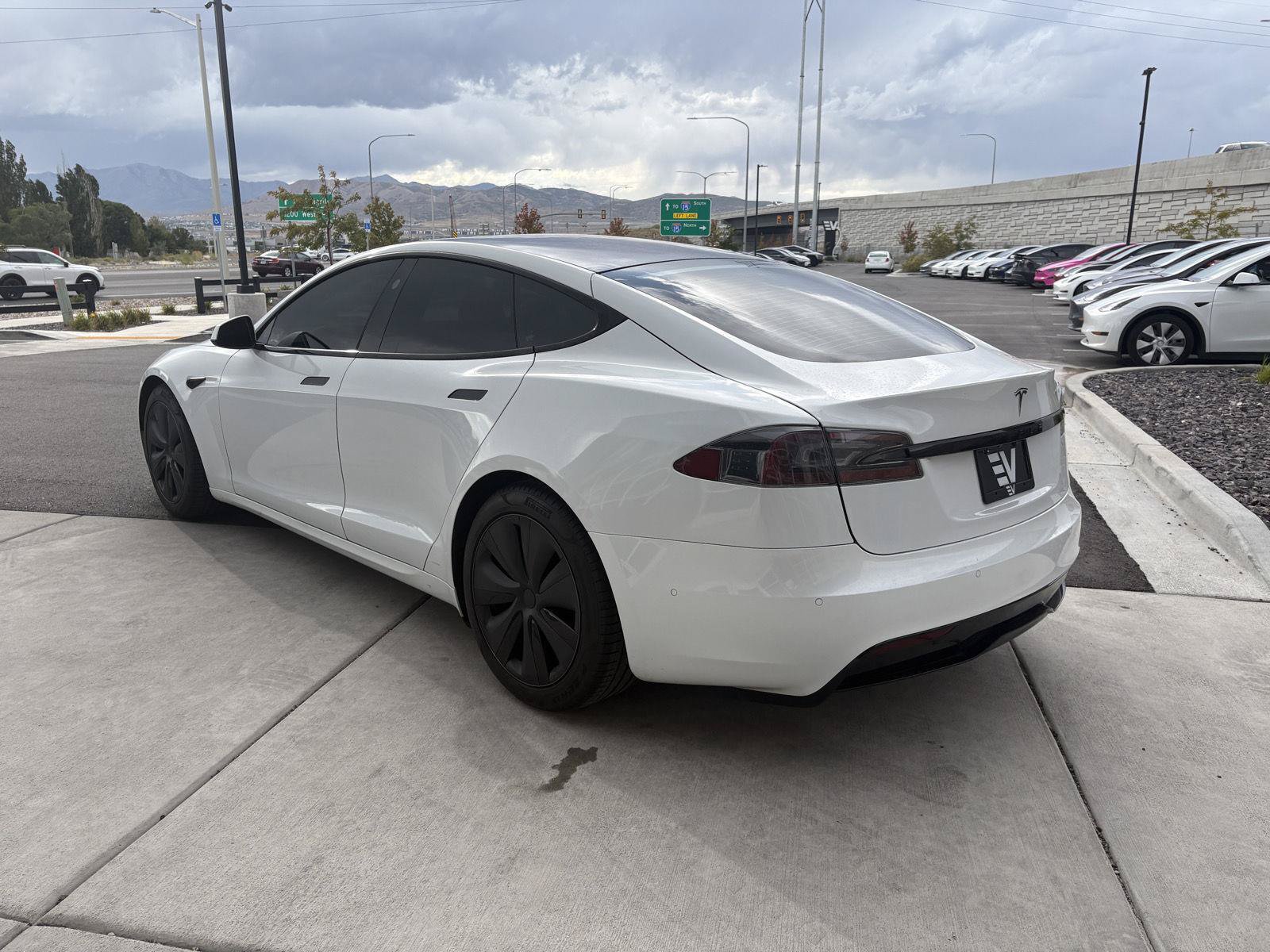 Used 2022 Tesla Model S AWD/4WD image 5