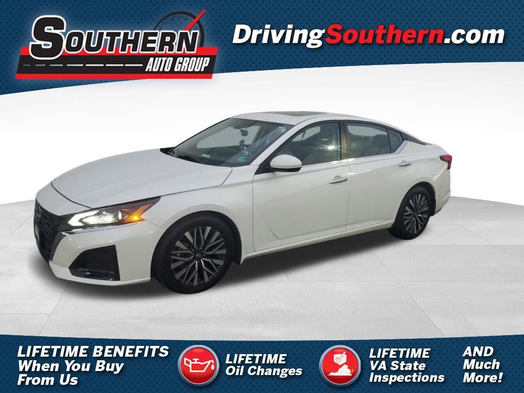 Used 2024 Nissan Altima 2.5 SV w/ SV Premium Package image 1