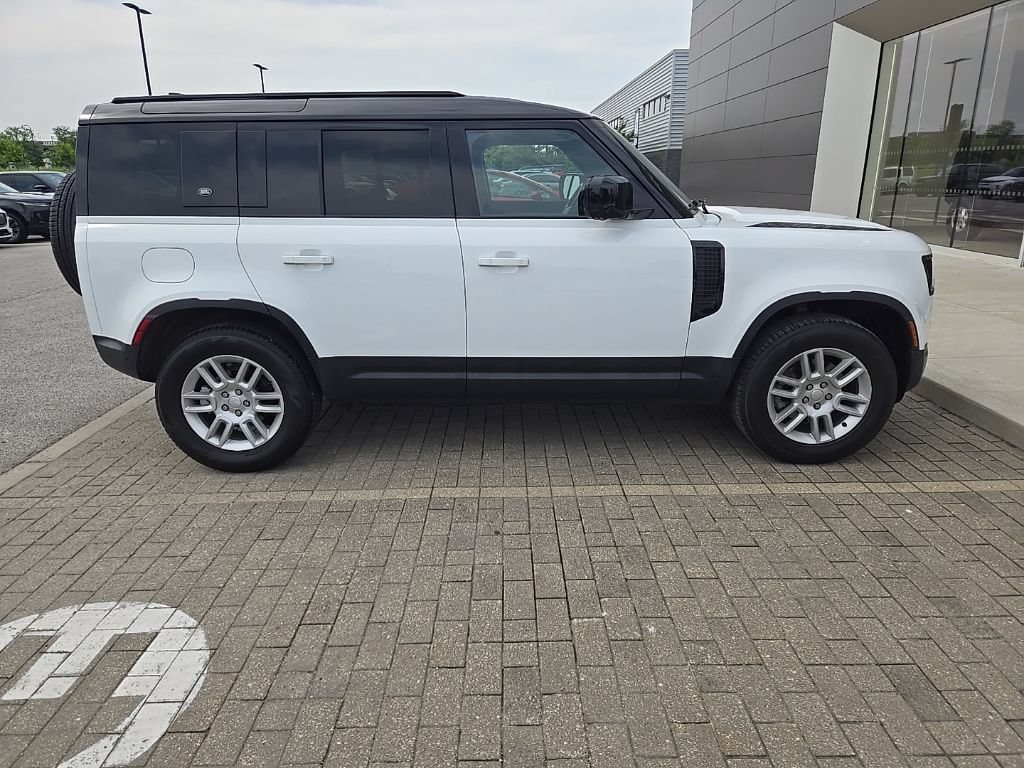 Used 2023 Land Rover Defender 110 S AWD/4WD image 4
