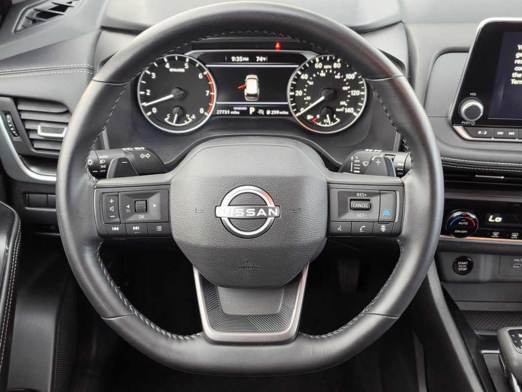Used 2025 Nissan Rogue SV FWD image 14