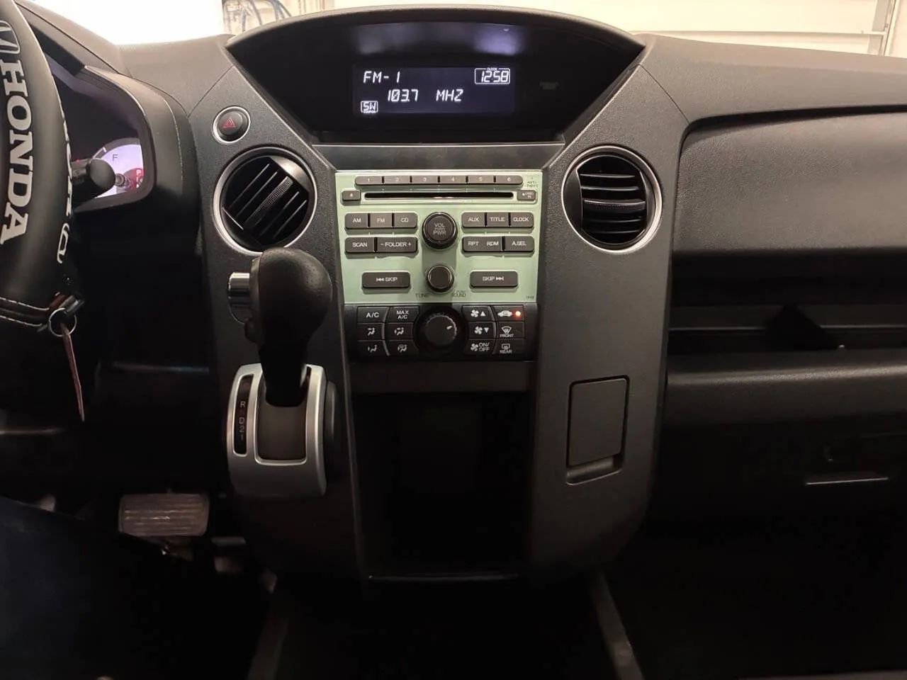 Used 2010 Honda Pilot LX image 17