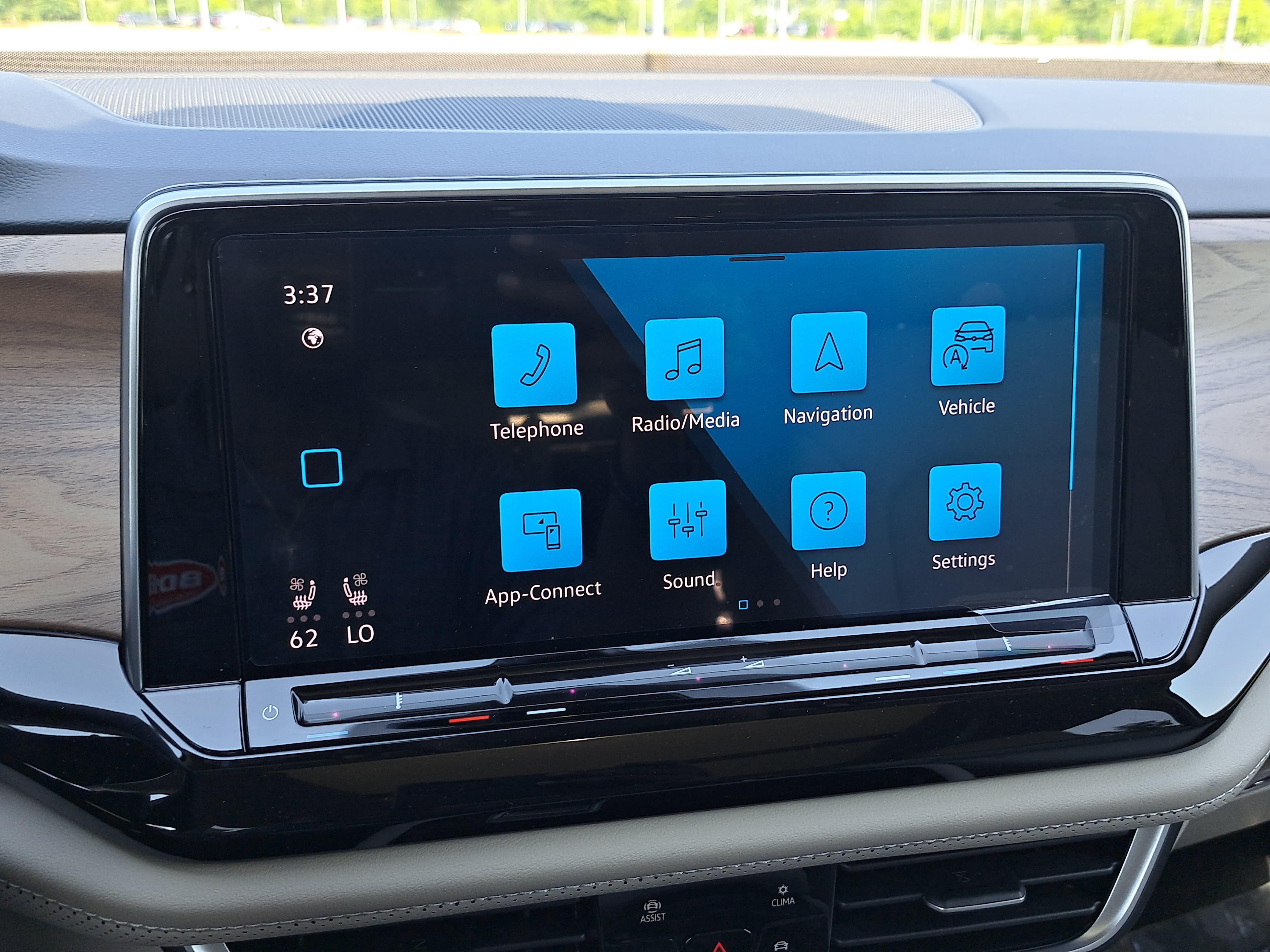 New 2026 Volkswagen Atlas SE FWD image 23
