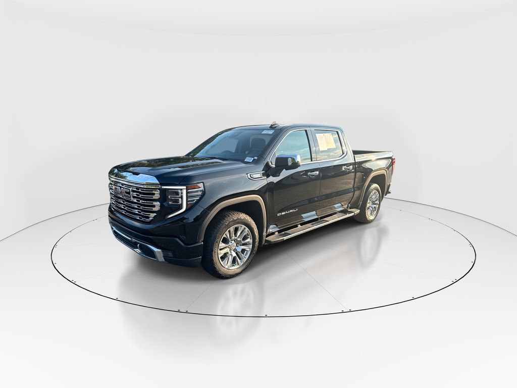 Used 2023 GMC Sierra 1500 Denali w/ Technology Package AWD/4WD image 4