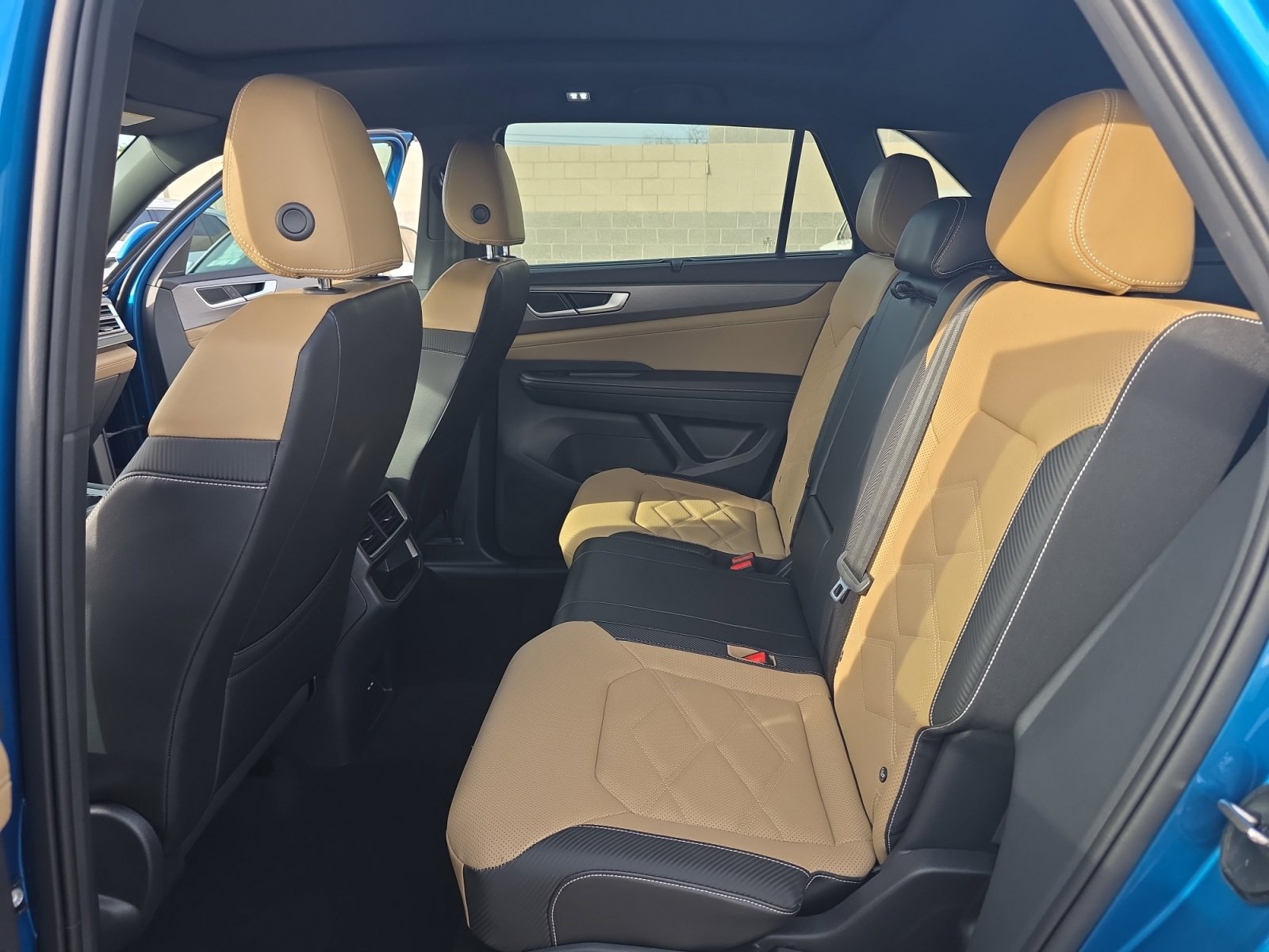 Certified 2024 Volkswagen Atlas Cross Sport SE image 17