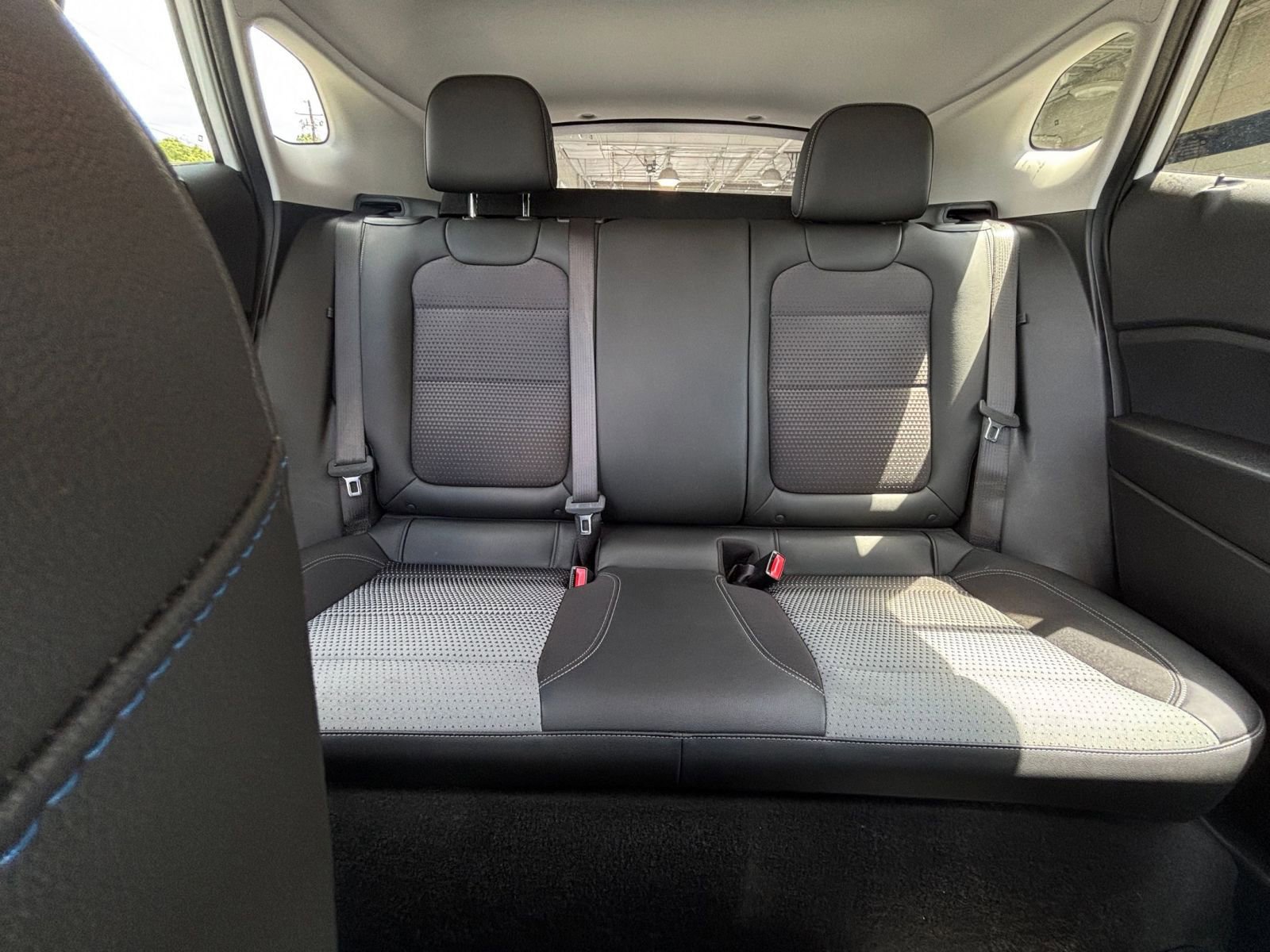 Used 2025 Chevrolet Trax LT FWD image 38