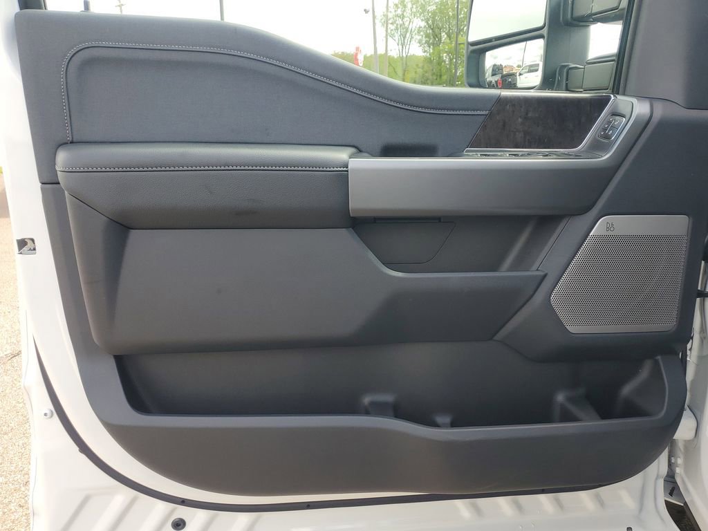 New 2025 Ford F350 Lariat w/ Lariat Ultimate Package image 13