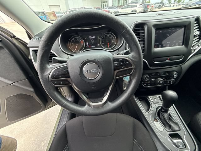 Used 2020 Jeep Cherokee Latitude FWD image 14