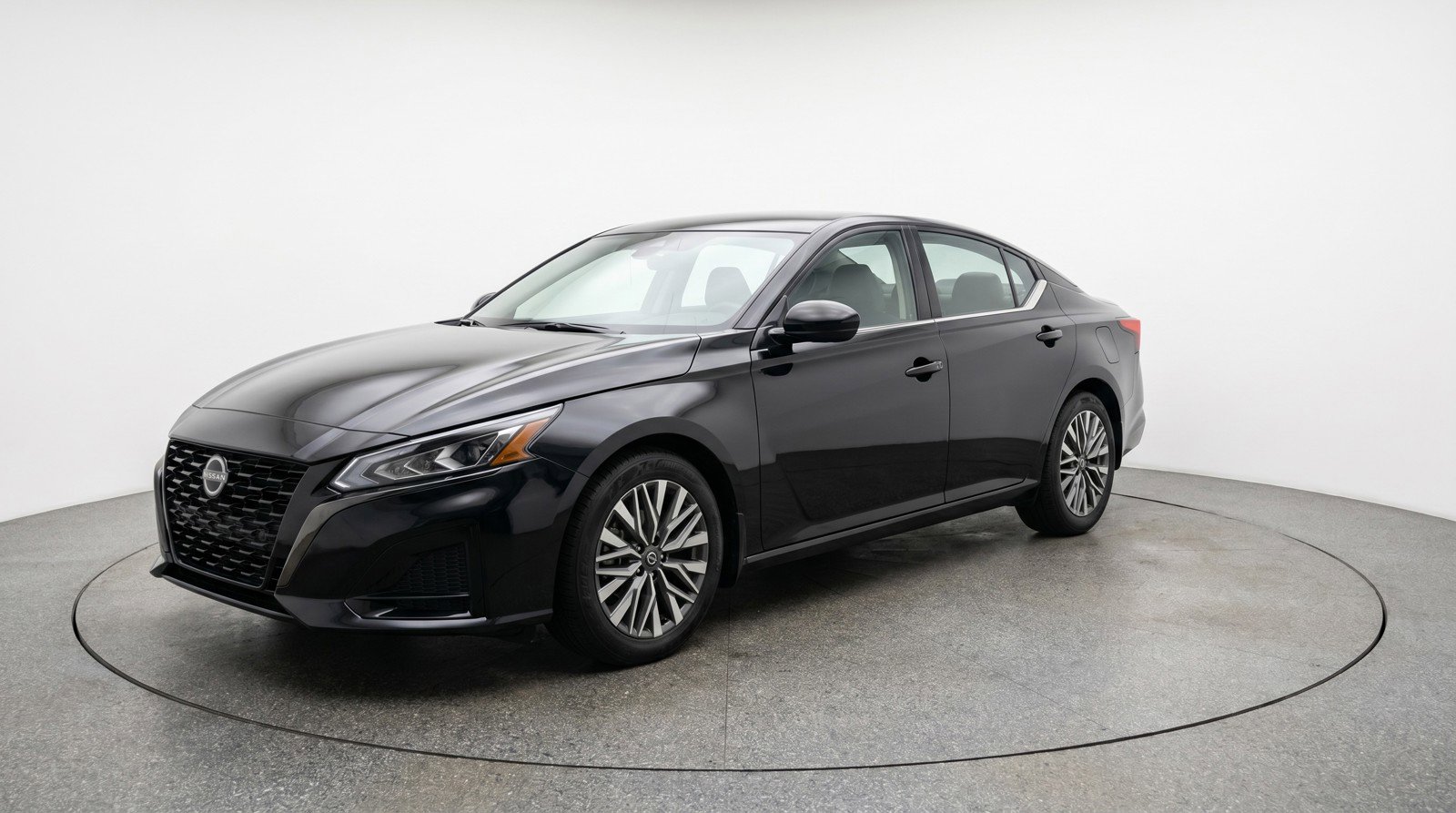 Used 2025 Nissan Altima 2.5 SV FWD image 3