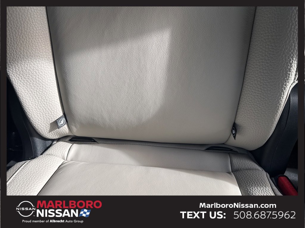 New 2025 Nissan Pathfinder SL w/ SL Premium Package image 25