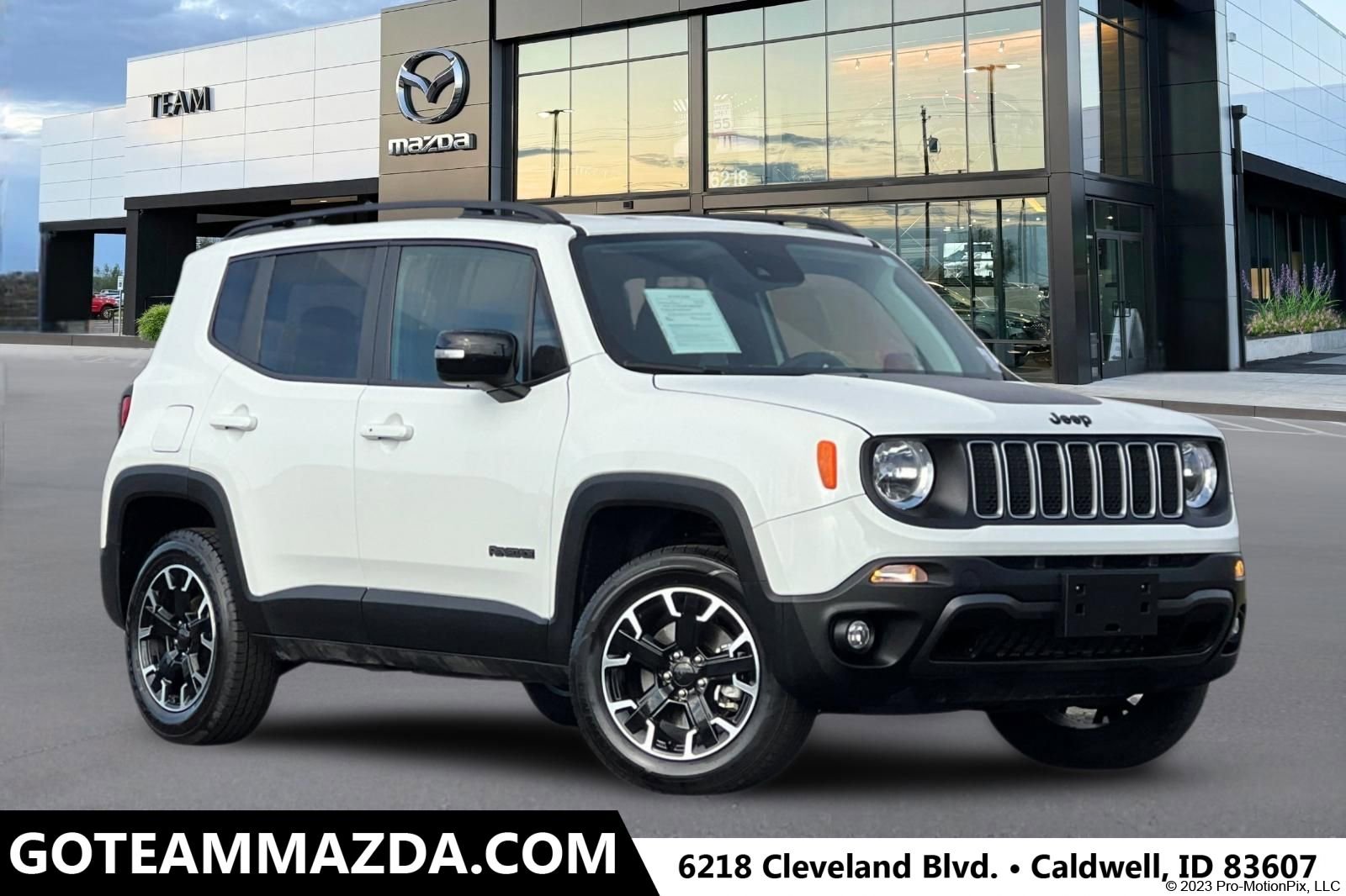 Used 2023 Jeep Renegade Latitude image 1