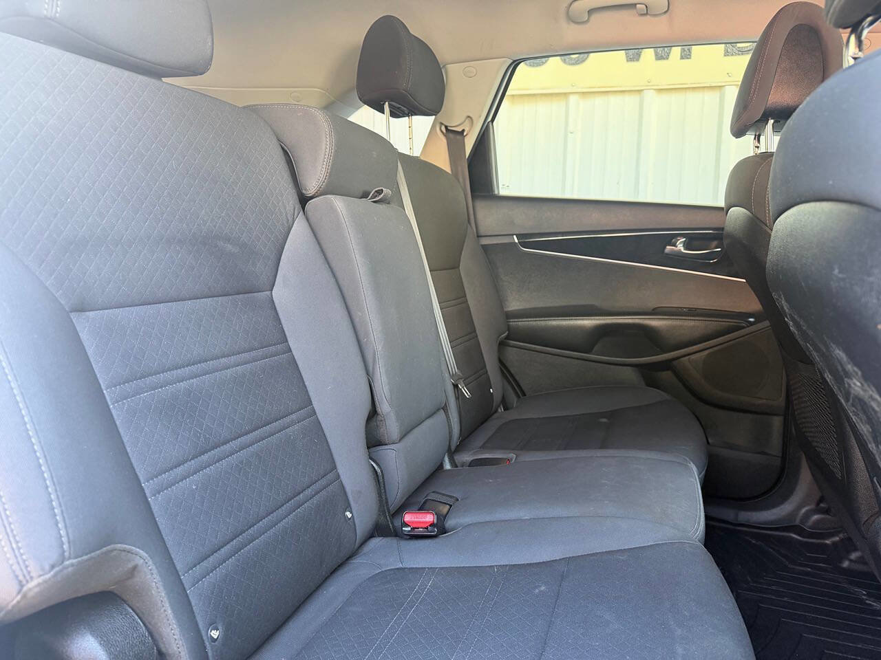 Used 2016 Kia Sorento LX image 28