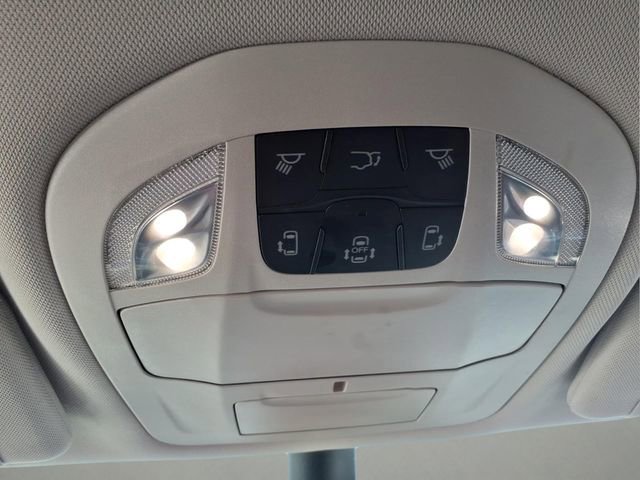 Used 2024 Chrysler Pacifica Touring-L image 34