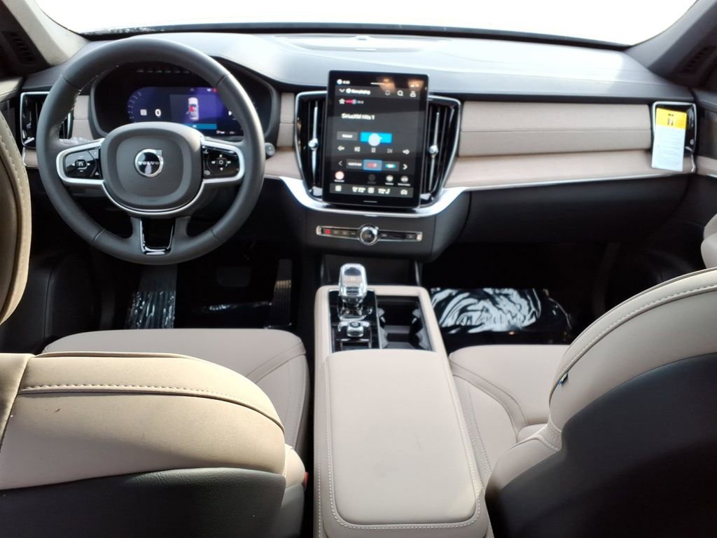 New 2026 Volvo XC90 B6 Plus w/ Protection Package Premier image 7