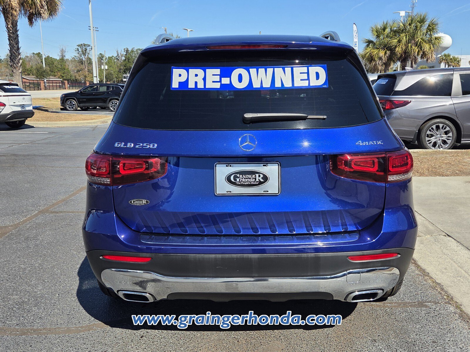 Used 2021 Mercedes-Benz GLB 250 4MATIC w/ Premium Package image 6