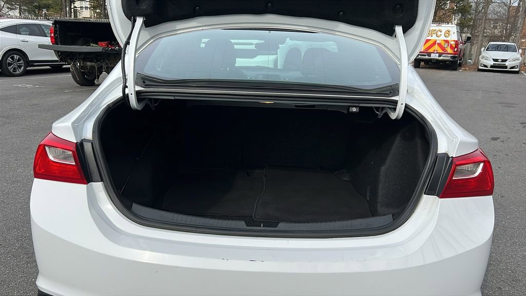 Used 2023 Chevrolet Malibu LT image 16