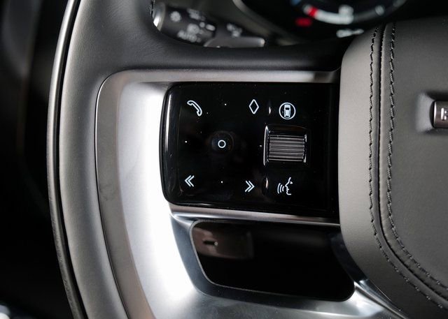 New 2025 Land Rover Range Rover SE image 18