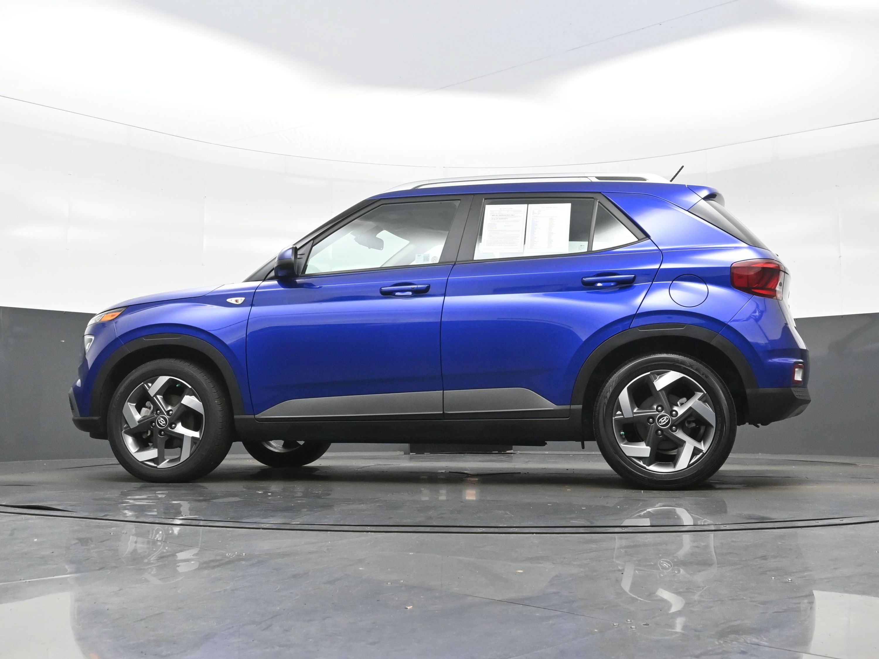 Certified 2026 Hyundai Venue SEL FWD image 28