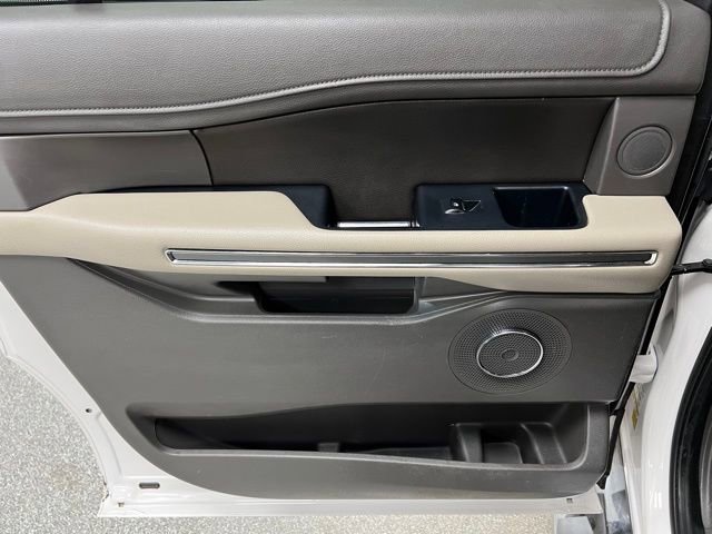Used 2018 Ford Expedition Max XLT w/ Equipment Group 202A AWD/4WD image 42