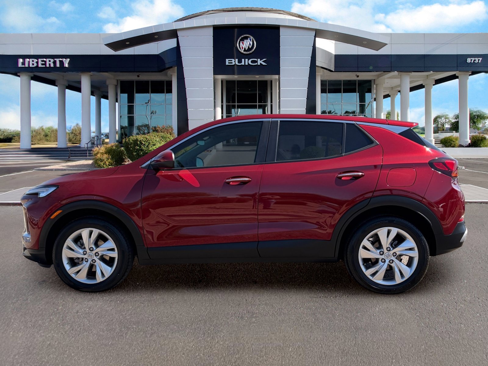 Used 2024 Buick Encore GX Preferred FWD image 2