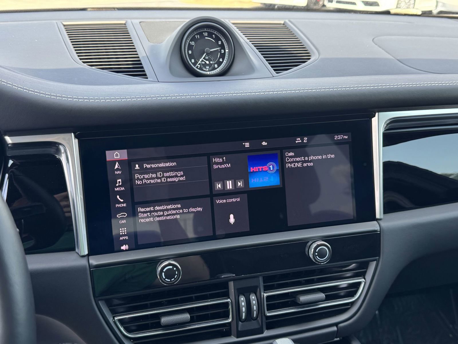 Certified 2024 Porsche Macan S image 21