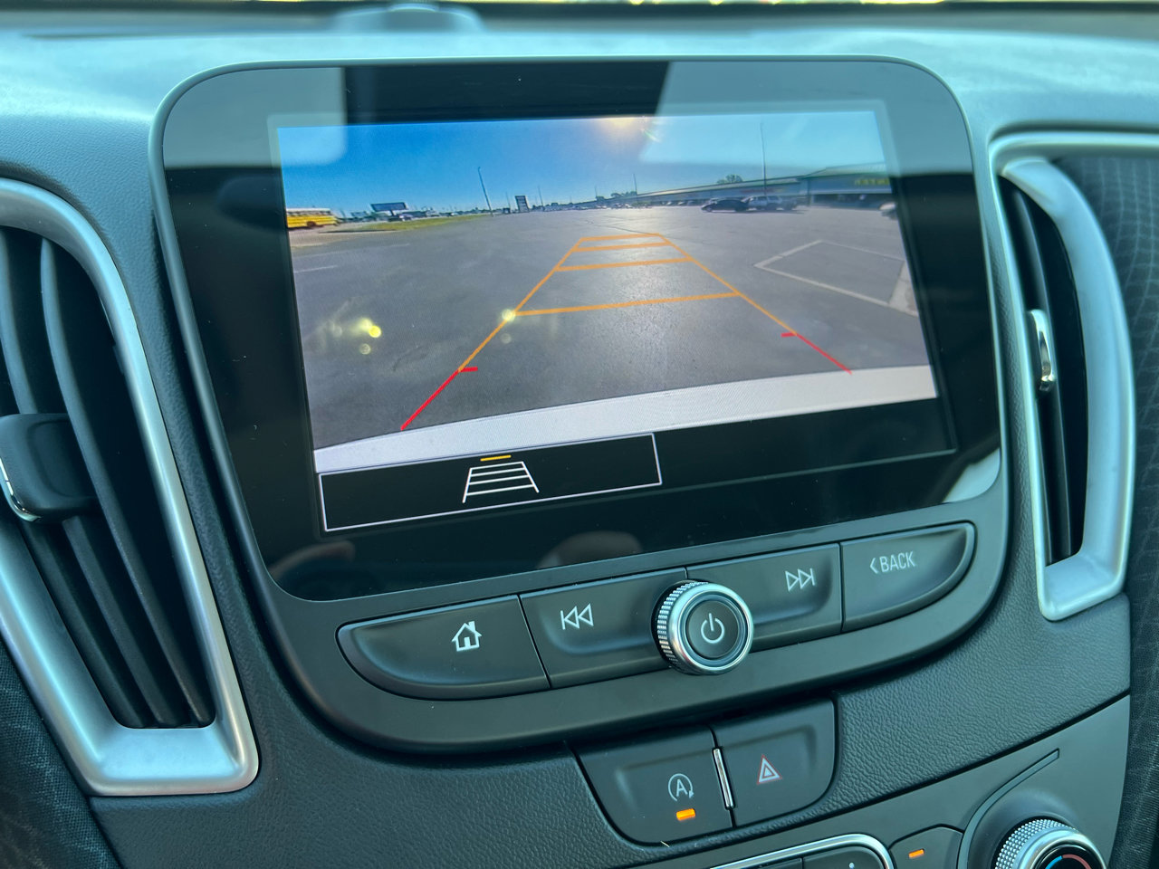 Used 2025 Chevrolet Malibu LT image 40