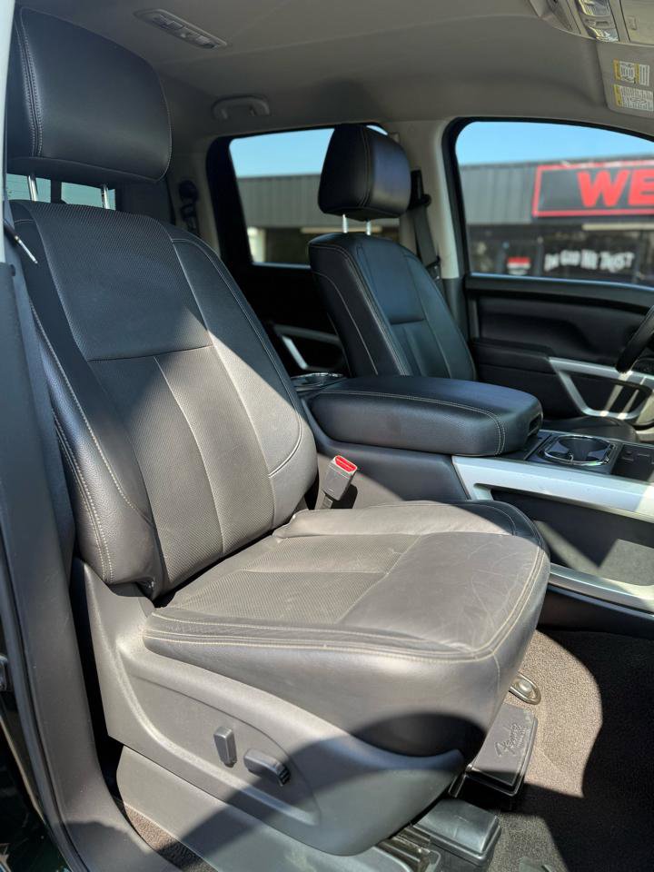 Used 2019 Nissan Titan SL w/ Chrome Package image 11