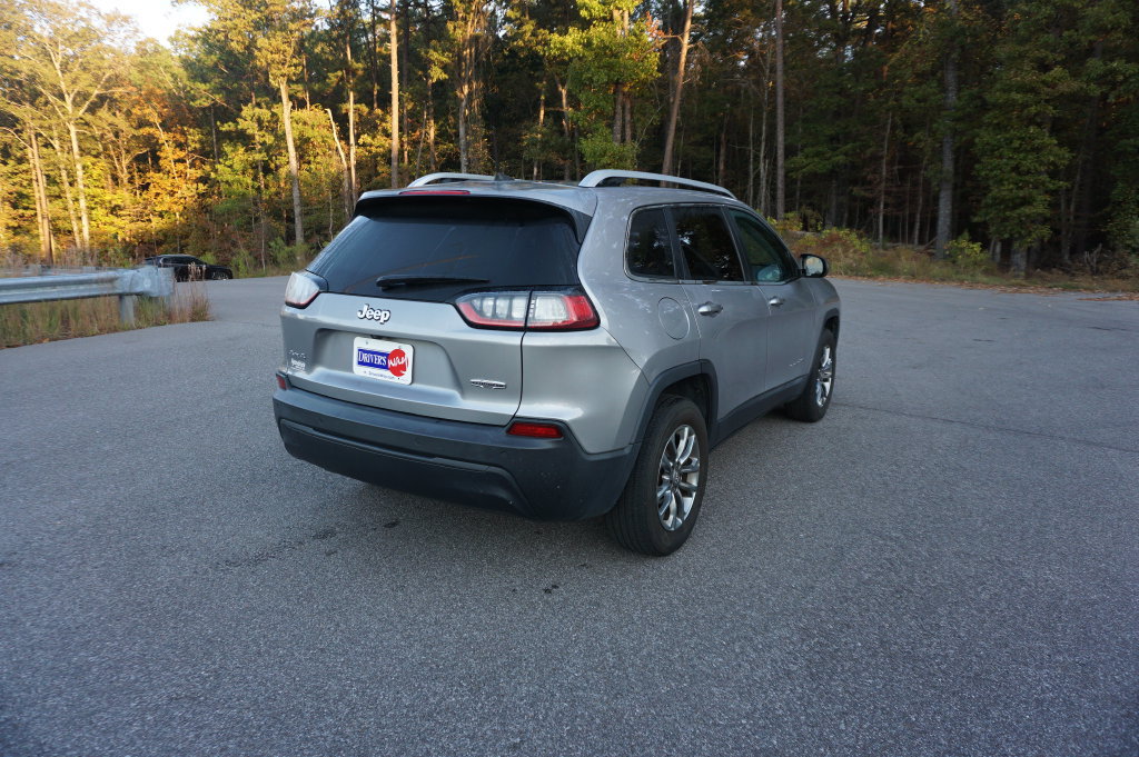 Used 2020 Jeep Cherokee Latitude Plus w/ Comfort/Convenience Group AWD/4WD image 23