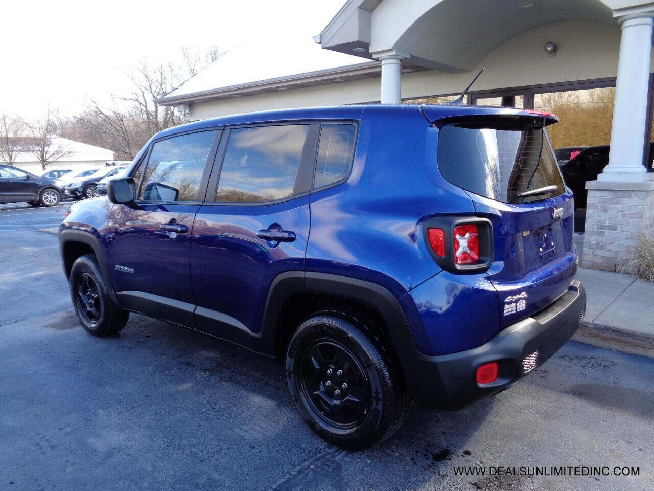 Used 2017 Jeep Renegade Sport w/ Power & Air Group image 4